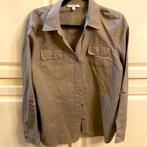 Amber Sun army green shirt. Size L.